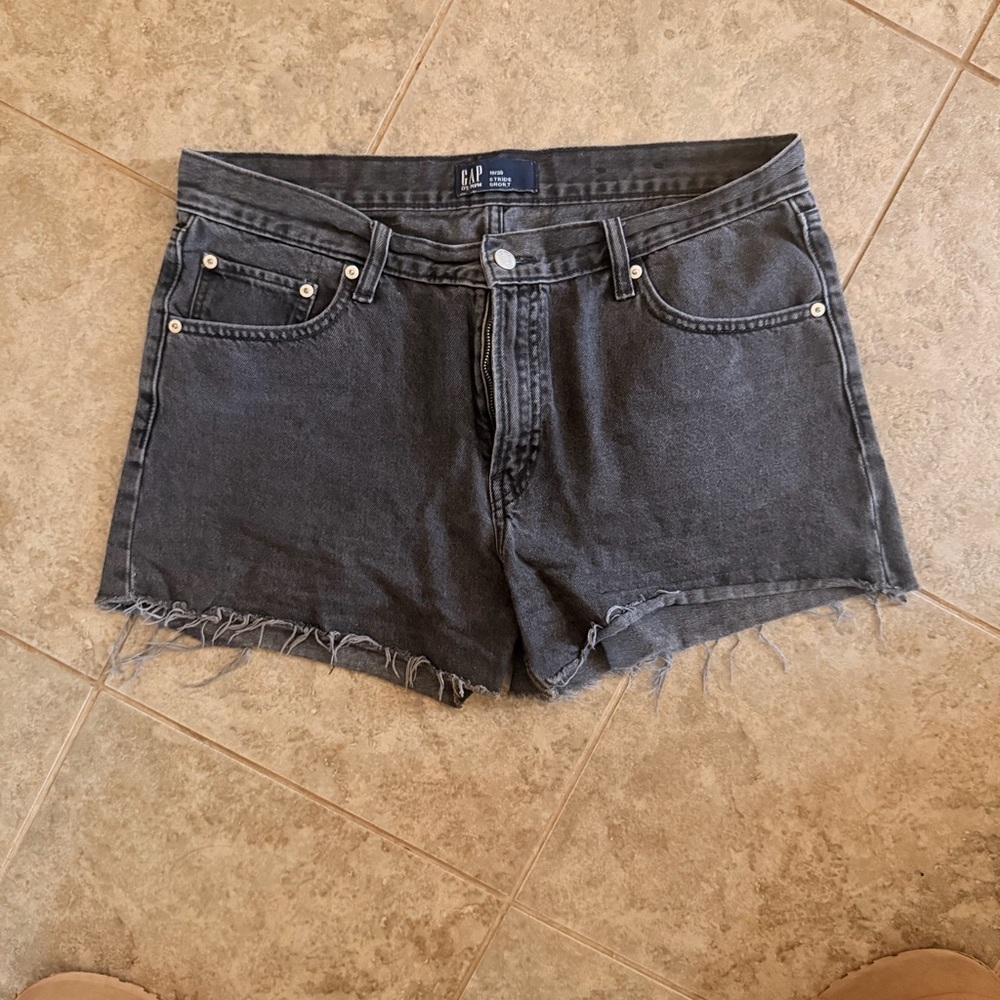NWOT GAP Gray Denim Shorts Size 10/30